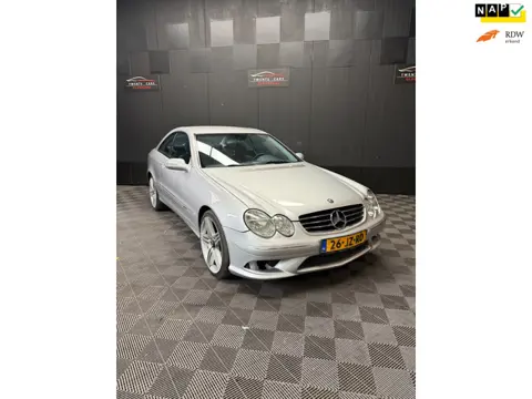 Mercedes-Benz CLK-klasse Coupé 240 Elegance | Clima | PDC | Nieuwe APK |