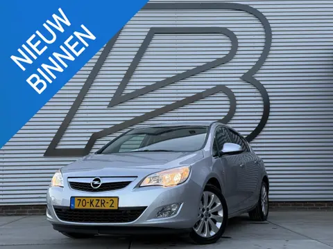Opel Astra 1.6 Cosmo 2e Eigenaar|Navi|Trekhaak|Clima|Cruise|PDC V+A|N.A.P|Nieuwe APK bij Aflevering
