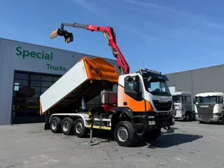 Iveco Trakker 8x6 / 3 Zijdige PN kipper / Palfinger Epsilon Q170 (easy fold)