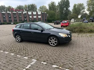 Volvo V60 1.6 T3 Kinetic Airco Cruise NAVI