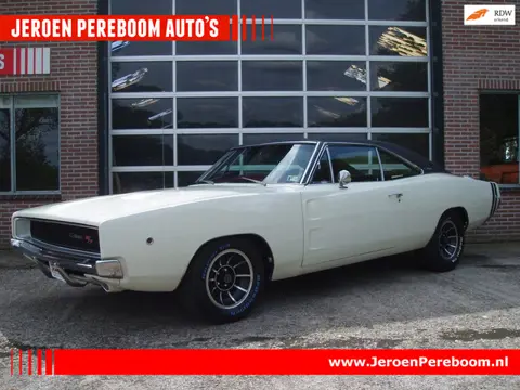 Dodge Charger Big Block Automaat. NL-Kenteken. Vector velgen. Mooie nette auto.