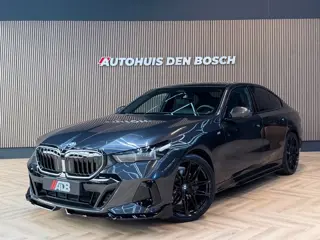 BMW 5-serie 520i M Sport - Pano Keyles - HeadUp - Carbon