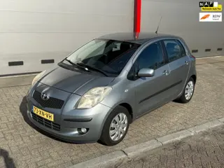 Toyota Yaris 1.3 VVTi Sol | Lage km | trekhaak | airco