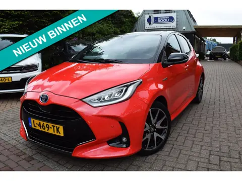 Toyota Yaris 1.5 Hybrid Launch Edition AUTOM/NAVI/ADAP-CRUISE/CARPLAY/AIRCO/PDC V+A/CAMERA//HEAD-UP/