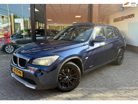 BMW X1 sDrive18i Executive AUTOMAAT | LEDER | PANO DAK | CRUISE