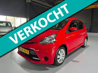 Toyota Aygo 1.0 VVT-i Aspiration Dealer onderhouden|Navigatie|Bleutooth