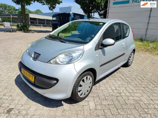 Peugeot 107 1.0-12V XR ( Lage kilometerstand met boekjes)