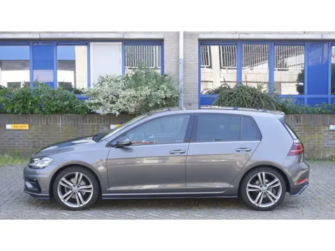 Volkswagen Golf 1.5 TSI Highline Business R-Line Aut. * NL AUTO *