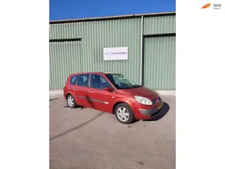 Renault Grand Scénic 2.0-16V Privilège Luxe 7 PERSOONS - TREKHAAK - PANORAMA