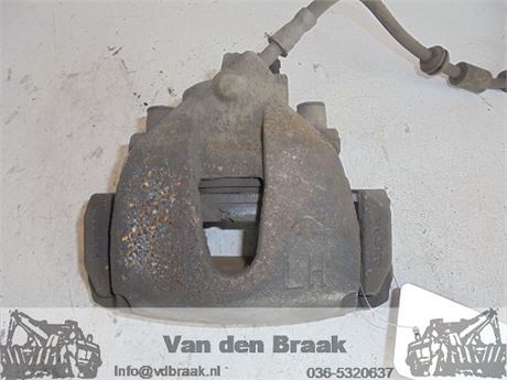 Volvo V40 2012-2020 Remklauw links voor