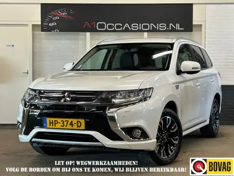 Mitsubishi Outlander 2.0 PHEV instyle + LEDER + STOELVERWARMING !!