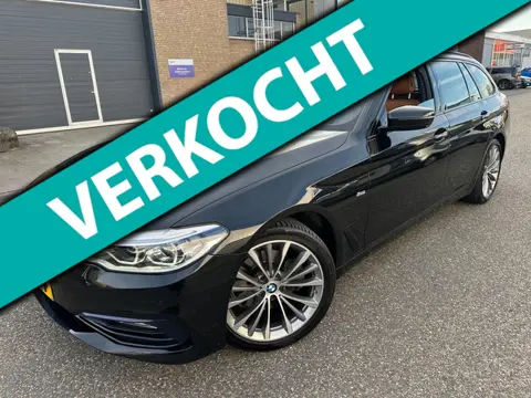 BMW 5-serie Touring 520i High Executive SPORT AUT PANO LEER NAP VOL LUXE