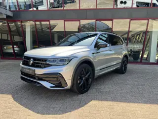 Volkswagen Tiguan Allspace 2.0 TSI 4Motion Highline Business R | Nieuwstaat | IQ | ACC | Stoel/Stuur