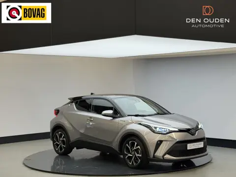 Toyota C-HR 1.8 Hybrid Style Luxury | Leer | Trekhaak | 18'' LM | 4 seasonbanden |