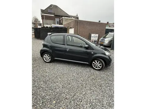 Toyota Aygo 1.0-12V +