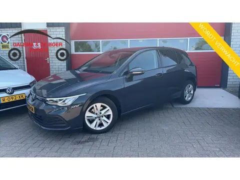 Volkswagen Golf 1.0 eTSI Life AUTOMAAT / TREKHAAK / SFEER / CARPLAY / NAVI / CLIMA / PDC / ACC / DAB