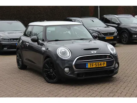 MINI Mini 2.0 Cooper S Chili Serious Business / Navigatie / Head-up / Keyless / Parkeerhulp achter /
