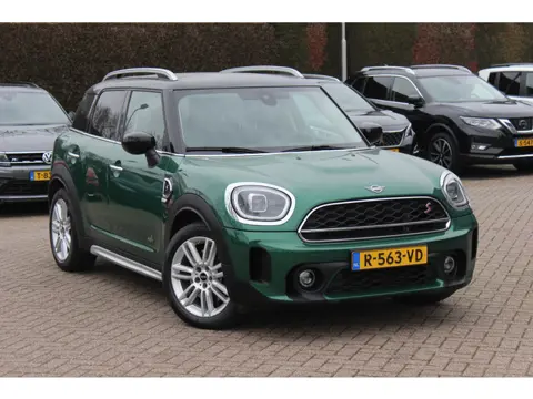 MINI Countryman 2.0 Cooper S ALL4 Classic / Trekhaak / Camera / Head-up / Keyless / 18'' / CarPlay /