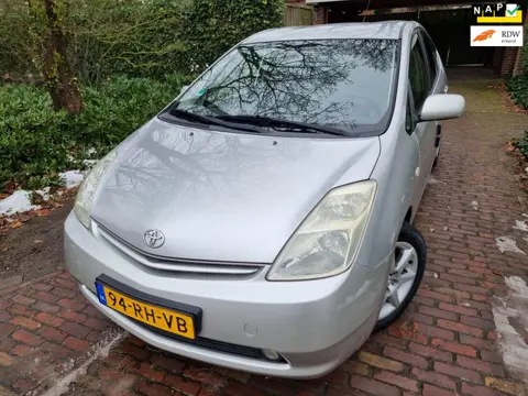 Toyota Prius HYBRID 1.5 VVT-i Bns Navi/JBL/Keyless EXPORT!