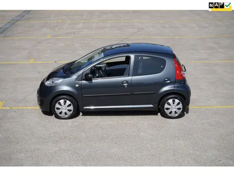 Peugeot 107 1.0-12V XS met maar 22.882 km
