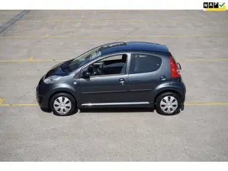 Peugeot 107 1.0-12V XS met maar 22.882 km