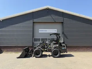 Giant G2700 X-TRA HD+ BLACK edition minishovel NIEUW