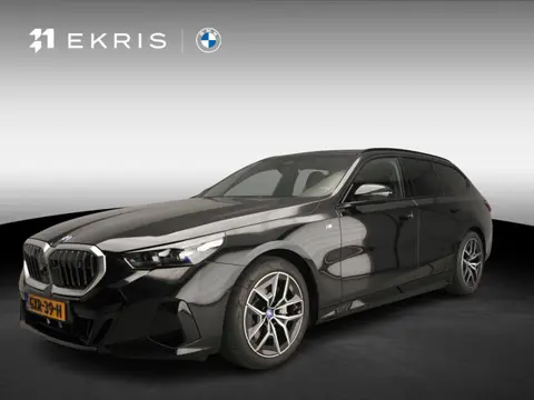 BMW i5 Touring eDrive40 | M-Sportpakket | LED | Navigatie | Active cruise | Panoramadak | Trekhaak |
