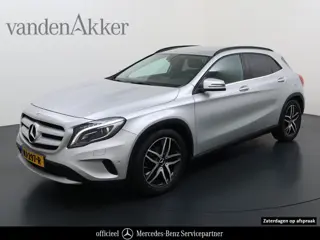 Mercedes-Benz GLA 200 // Camera // Navi // Bi-Xenon // 18" Velgen // Dakrails // Parkeersensoren // 
