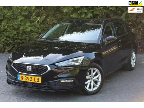 Seat Leon Sportstourer 1.0 TSI Style Business Intense 110PK | Panoramadak | Parkeercamera | Apple/An