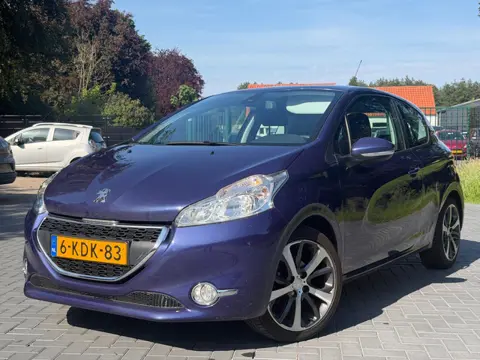 Peugeot 208 1.2 VTi Envy/Clima/Cruise/Navi/LMV/PDC/NAP