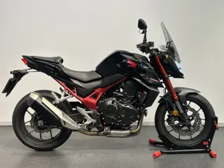 Honda CB750 Hornet (bj 2023)