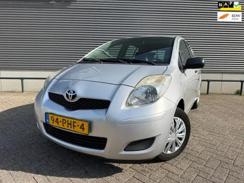 Toyota Yaris 1.0 VVTi Acces