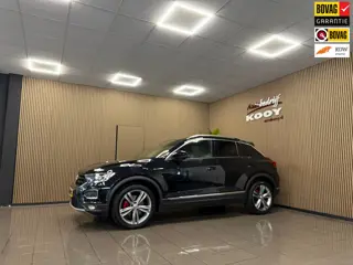 Volkswagen T-Roc 1.5 TSI Sport * Dealer onderhouden / Trekhaak / Carplay / LM Virtual cockpit *