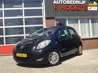 Toyota Yaris 1.3 VVTi Comfort / Airco / 6 versnellingen / NL auto