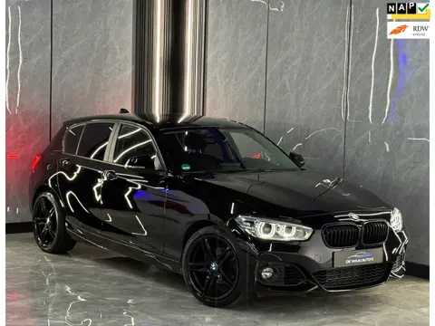 BMW 1-serie 118i Executive | Automaat | LED | 18” M-Sport Velgen | M Pakket | NAP | Airco