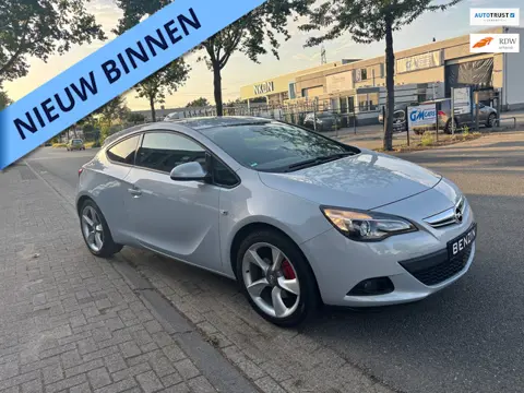 Opel Astra GTC 1.4 Turbo Design Edition
