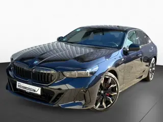BMW 5 Serie 550e xDrive M-SPORT Pro ** PANO, MERINO LEDER, STOELVENT, B&W Sound, 21-inch LMV ** Ex. 