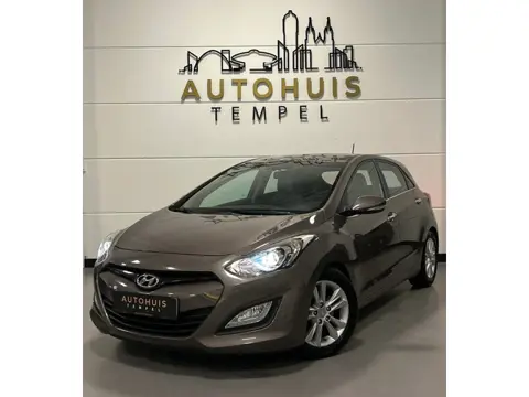 Hyundai I30 1.6 GDI i-Vision Automaat Cruise Climate Stoelverw Stuurverw Keyless Entry Camera Leder 