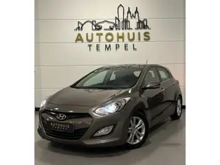 Hyundai I30 1.6 GDI i-Vision Automaat Cruise Climate Stoelverw Stuurverw Keyless Entry Camera Leder 