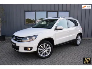 Volkswagen Tiguan 1.4 TSI 160pk Sport & Style * Panorama * Alcantara * Parkassistent * 18" New York 