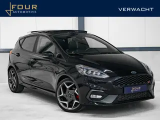 Ford Fiesta 1.5 EcoBoost ST-3 | Panoramadak | B&O | Recaro | LED | Adaptive | Camera