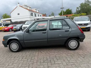 Renault 5 1.4,AUTOMAAT,ST.BEKR.45.300km !