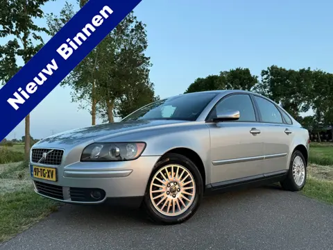 Volvo S40 2.4 Edition II Automaat / 2e Eigenaar / H-Leder / Clima / Trekhaak / 16" Velgen / PDC / Cr