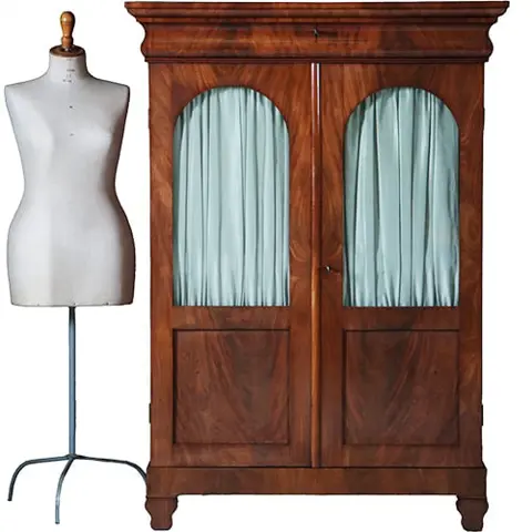 Biedermeier boekenkastje met getoogde ruiten uitneembare bespanning ca 1830 mahonie