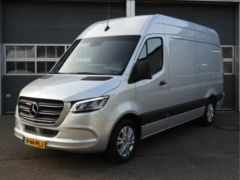 Mercedes-Benz Sprinter 319 3.0 CDI L2H2 AUT | LUCHTVERING | DISTRONIC | LED | 360° CAMERA