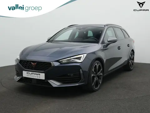 CUPRA Leon Sportstourer 1.4 e-Hybrid 245 pk VZ Performance | Trekhaak | Kuipstoelen | Geheugenstoel 