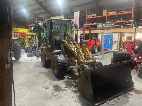 Caterpillar 906 (bj 2001)