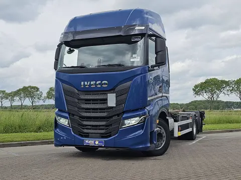 IVECO S-WAY AS260S48 6x2 steer intarder