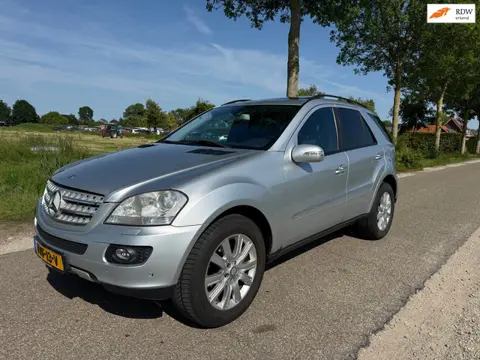 Mercedes-Benz M-klasse 320 CDI Grijs Kenteken Nieuwe Apk