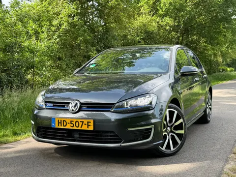 Volkswagen Golf 1.4 TSI GTE | Accu Revisie + Camera + Clima + Cruise Nu € 9.999,-!!!